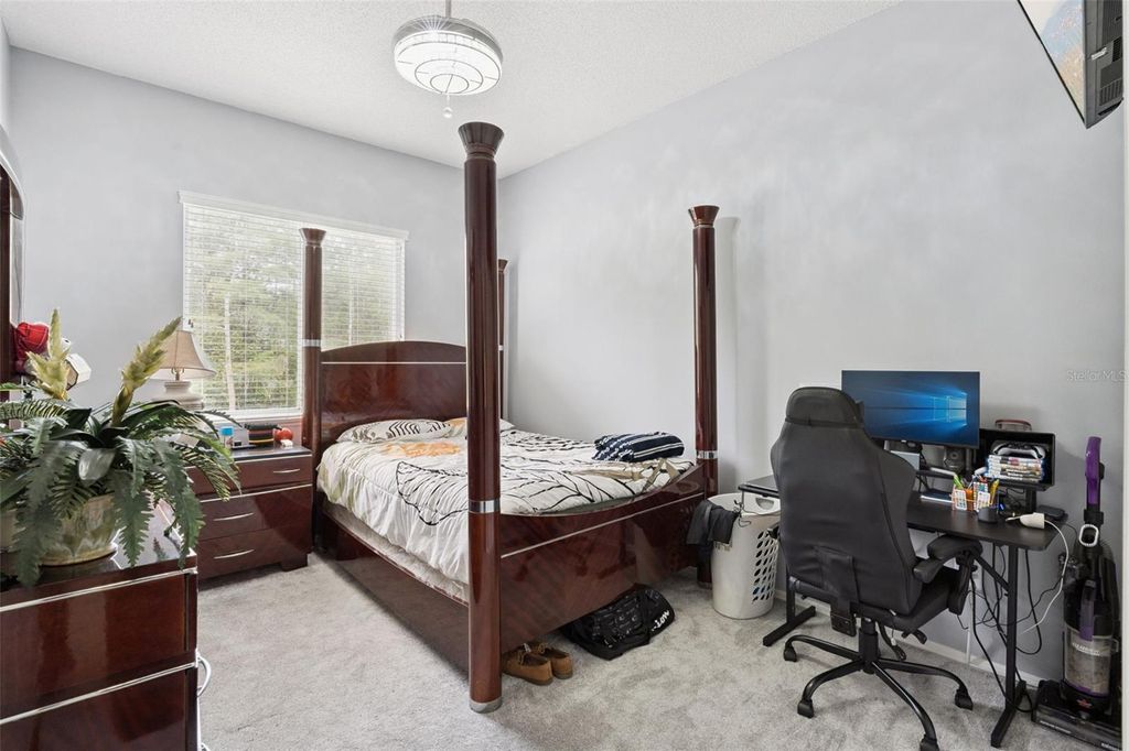 Image 24 of property listing at 1860 WHITE HERON BAY CIRCLE, Orlando, FL 32824