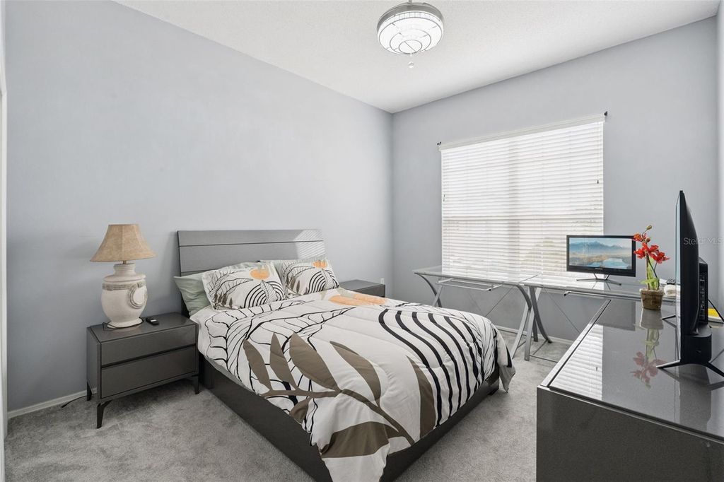 Image 27 of property listing at 1860 WHITE HERON BAY CIRCLE, Orlando, FL 32824
