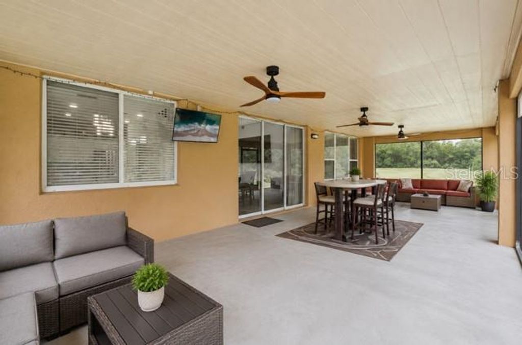 Image 39 of property listing at 1860 WHITE HERON BAY CIRCLE, Orlando, FL 32824