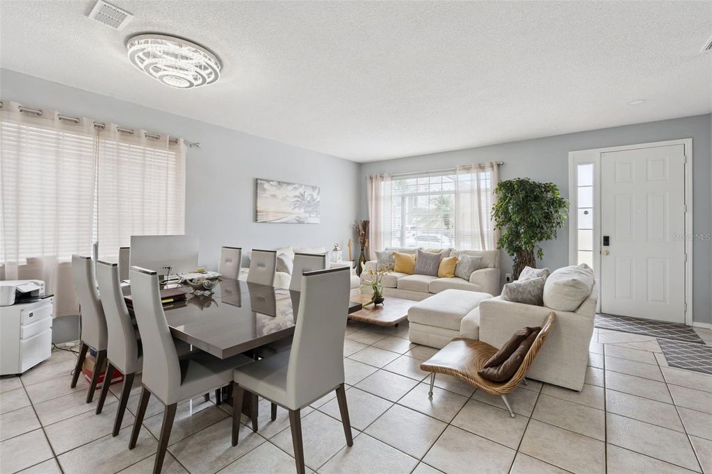 Image 7 of property listing at 1860 WHITE HERON BAY CIRCLE, Orlando, FL 32824