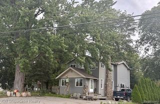 4882 Elizabeth Lake Road, Waterford Charter Township, MI 48327