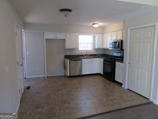 204 Twin Pines Court, Dallas, GA 30132