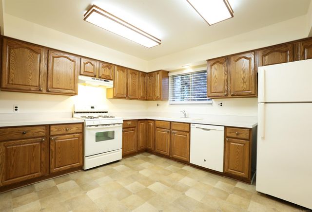 39549 Chantilly Drive, Sterling Heights, MI 48313