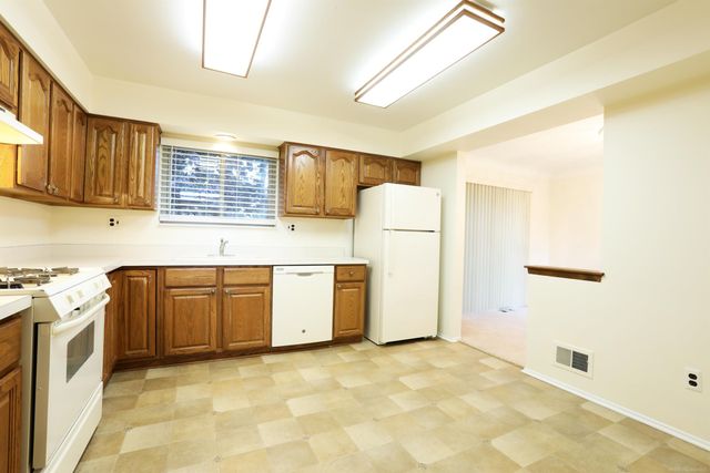 39549 Chantilly Drive, Sterling Heights, MI 48313