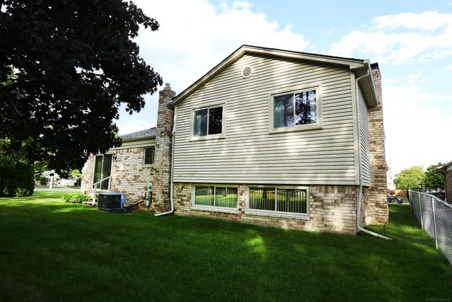 39549 Chantilly Drive, Sterling Heights, MI 48313