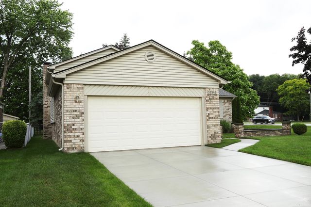 39549 Chantilly Drive, Sterling Heights, MI 48313