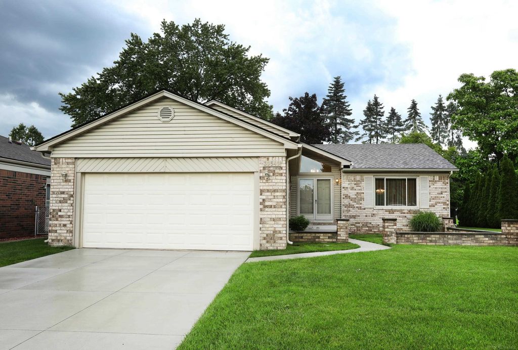 39549 Chantilly Drive, Sterling Heights, MI 48313