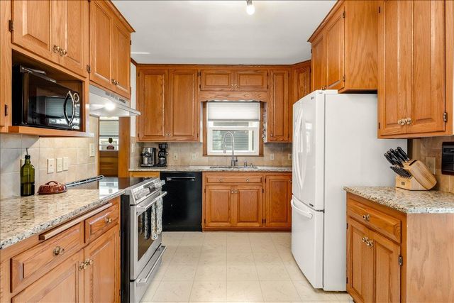 1077 Lafond Avenue, Saint Paul, MN 55104