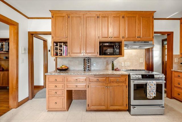 1077 Lafond Avenue, Saint Paul, MN 55104