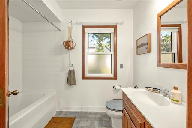 1077 Lafond Avenue, Saint Paul, MN 55104