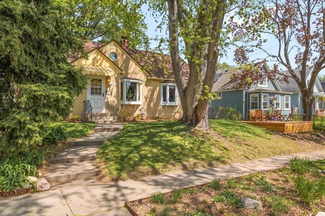 1077 Lafond Avenue, Saint Paul, MN 55104