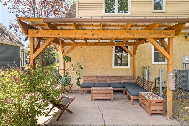 1077 Lafond Avenue, Saint Paul, MN 55104