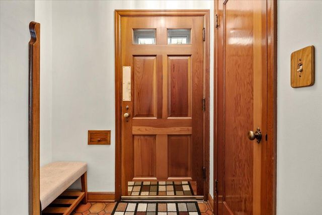 1077 Lafond Avenue, Saint Paul, MN 55104