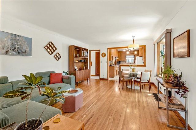 1077 Lafond Avenue, Saint Paul, MN 55104