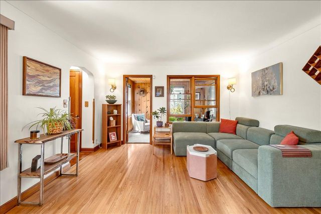 1077 Lafond Avenue, Saint Paul, MN 55104