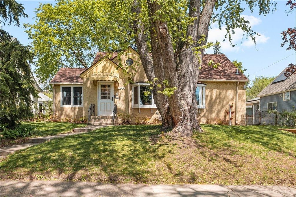 1077 Lafond Avenue, Saint Paul, MN 55104