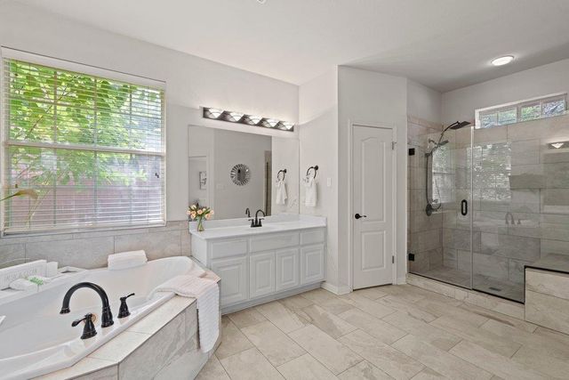 1912 Mulligan DR, Round Rock, TX 78664