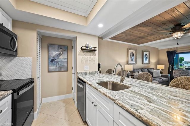 200 Lenell RD 215, Fort Myers Beach, FL 33931