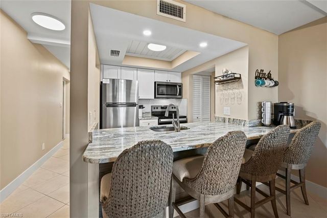 200 Lenell RD 215, Fort Myers Beach, FL 33931