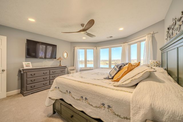 35 TENNESSEE RIVER LN, Savannah, TN 38372