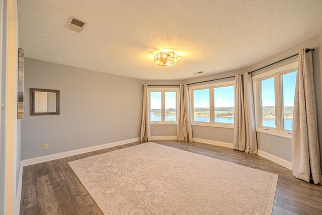 35 TENNESSEE RIVER LN, Savannah, TN 38372