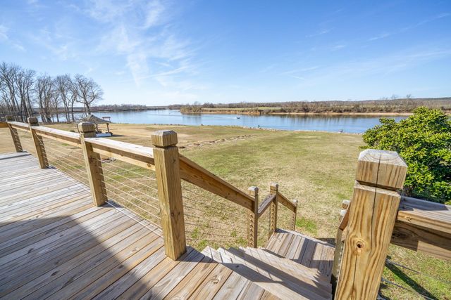 35 TENNESSEE RIVER LN, Savannah, TN 38372