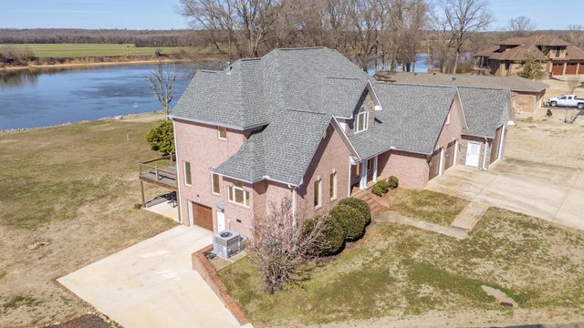 35 TENNESSEE RIVER LN, Savannah, TN 38372