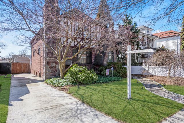 157-10 46 Avenue, Flushing, NY 11355