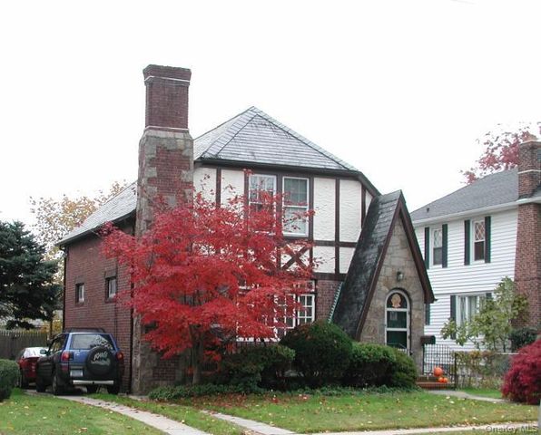 157-10 46 Avenue, Flushing, NY 11355