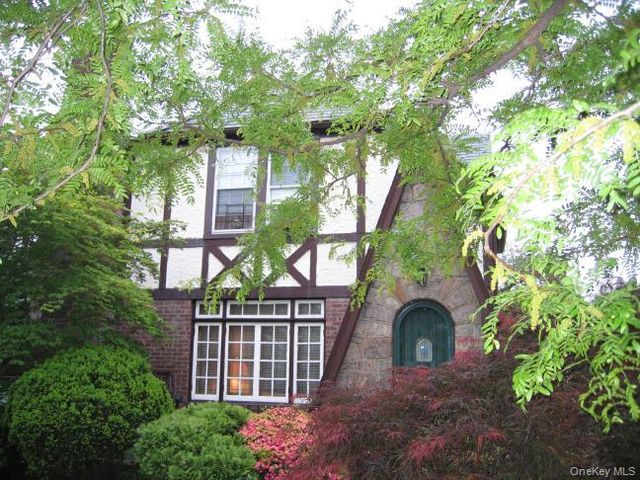 157-10 46 Avenue, Flushing, NY 11355