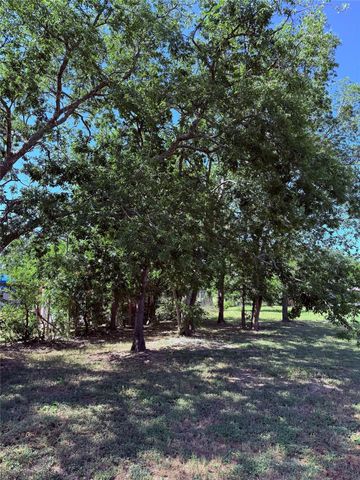 200 Carl Shipp DR, Liberty Hill, TX 78642