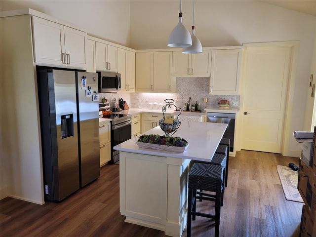 1248 Lake Shore DR B, Spicewood, TX 78669