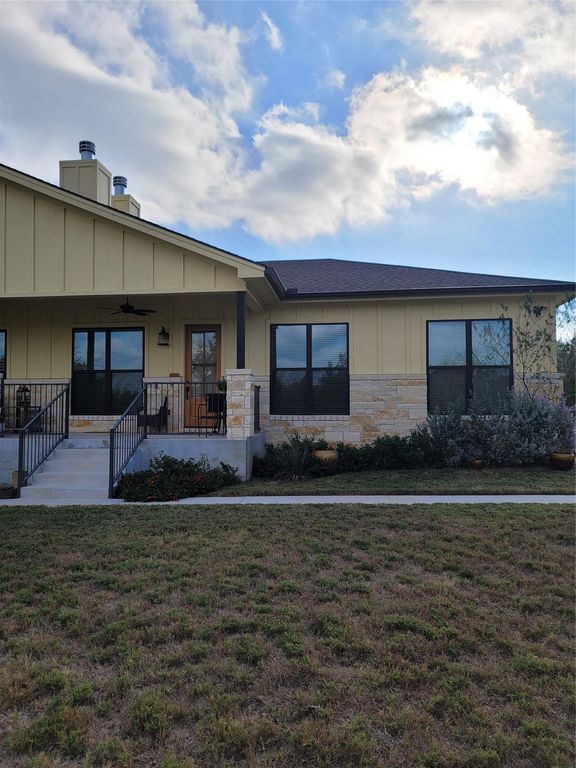 1248 Lake Shore DR B, Spicewood, TX 78669