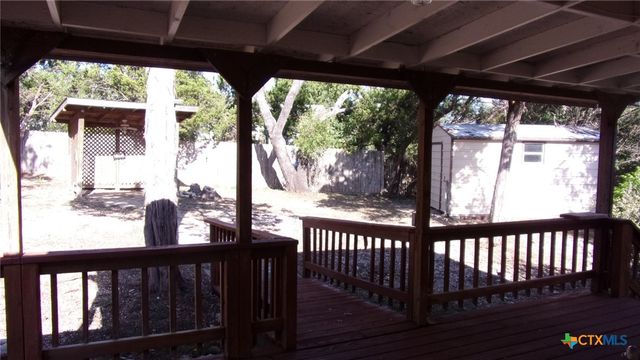 252 Sir Winston Drive, Canyon Lake, TX 78133