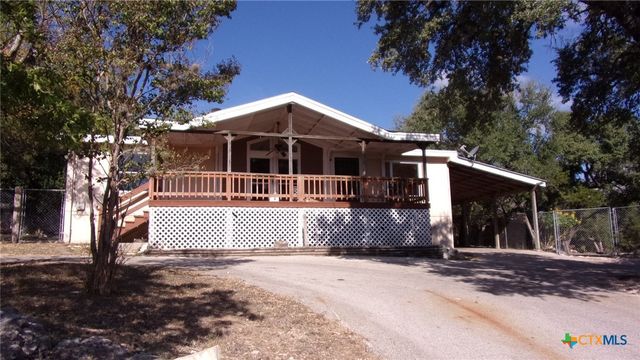252 Sir Winston Drive, Canyon Lake, TX 78133