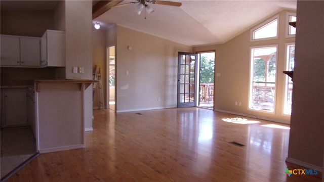 252 Sir Winston Drive, Canyon Lake, TX 78133