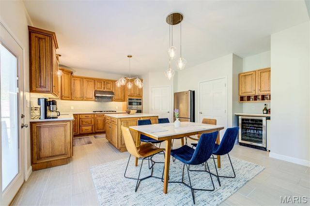 10825 Larkspur Drive, St Louis, MO 63123