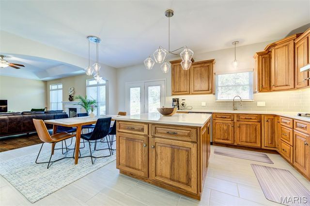 10825 Larkspur Drive, St Louis, MO 63123