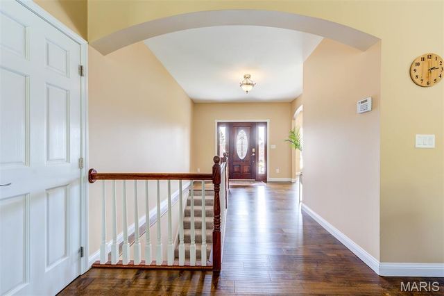 10825 Larkspur Drive, St Louis, MO 63123