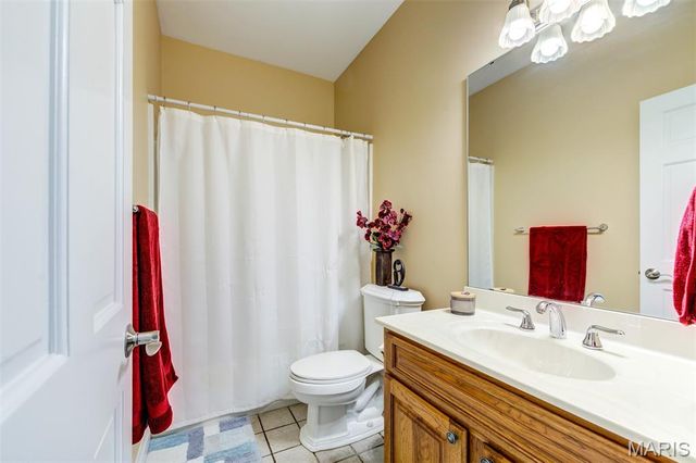 10825 Larkspur Drive, St Louis, MO 63123