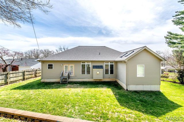 10825 Larkspur Drive, St Louis, MO 63123