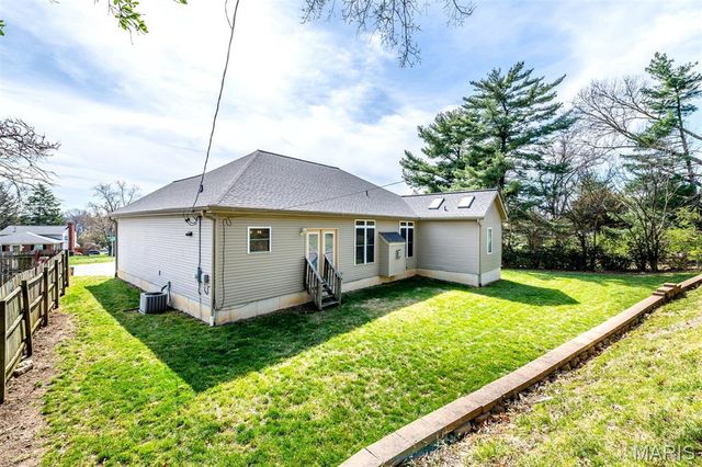 10825 Larkspur Drive, St Louis, MO 63123