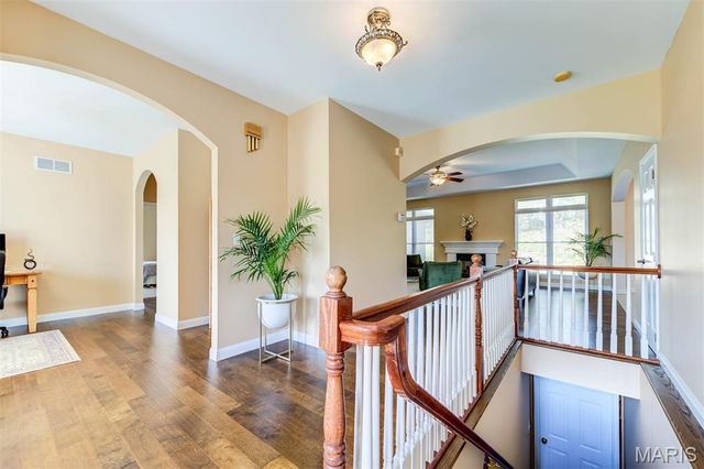 10825 Larkspur Drive, St Louis, MO 63123