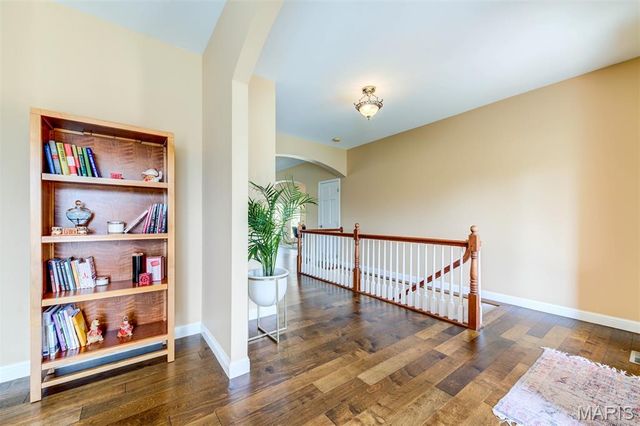 10825 Larkspur Drive, St Louis, MO 63123