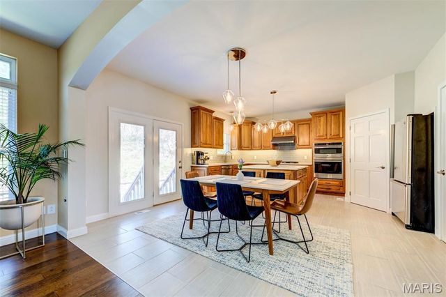 10825 Larkspur Drive, St Louis, MO 63123