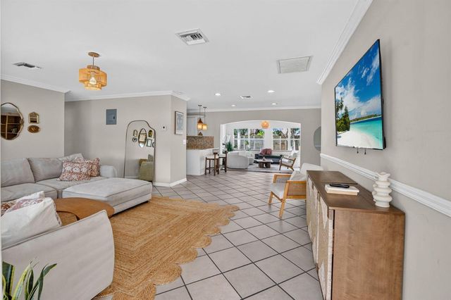 301 SE 8th Avenue, Deerfield Beach, FL 33441