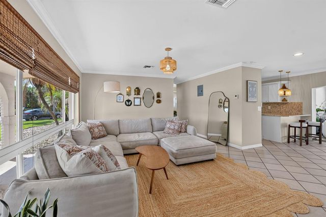 301 SE 8th Avenue, Deerfield Beach, FL 33441