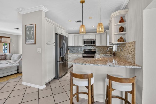 301 SE 8th Avenue, Deerfield Beach, FL 33441