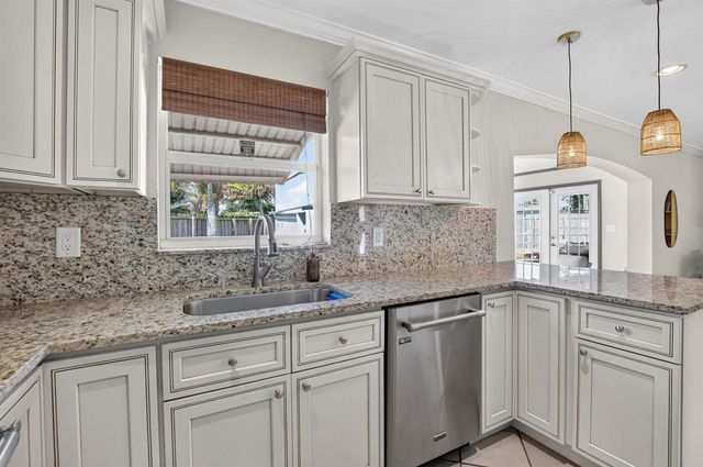 301 SE 8th Avenue, Deerfield Beach, FL 33441