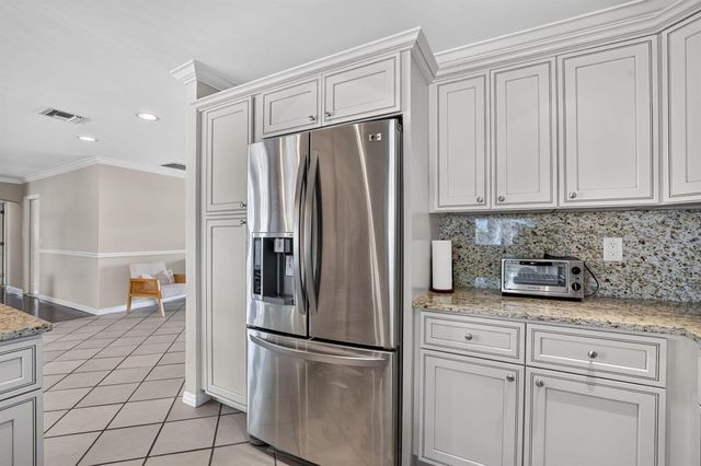 301 SE 8th Avenue, Deerfield Beach, FL 33441